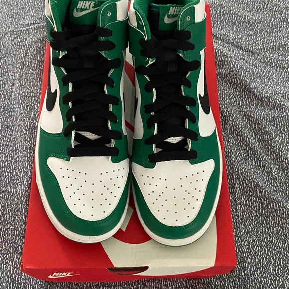 Nike Dunk High “Celtics” - Picture 2 of 3